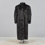 634352 Fur coat